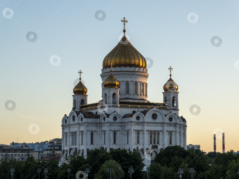 Скачать МОСКВА - 17 мая 2021 года: Православный храм Христа Спасителя в весенний день 17 мая 2021 года в Москве, Россия фотосток Ozero