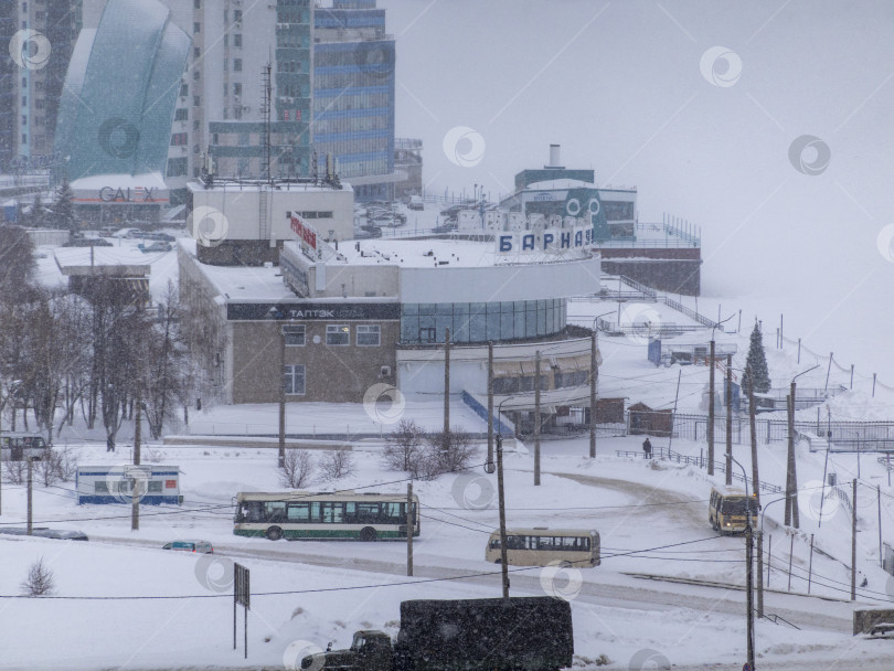 Скачать БАРНАУЛ - 21 января здание речного вокзала зимой на берегу реки Обь 21 января 2018 года в Барнауле, Россия фотосток Ozero