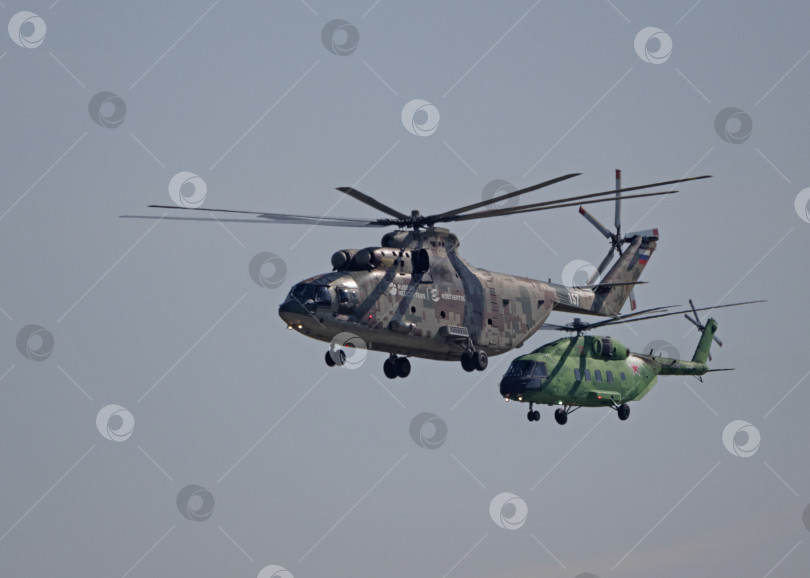 Скачать ЖУКОВСКИЙ, РОССИЯ - 01 сентября 2019 г.: Демонстрация вертолета Ми-26 Военно-воздушных сил России на МАКС-2019, Россия фотосток Ozero
