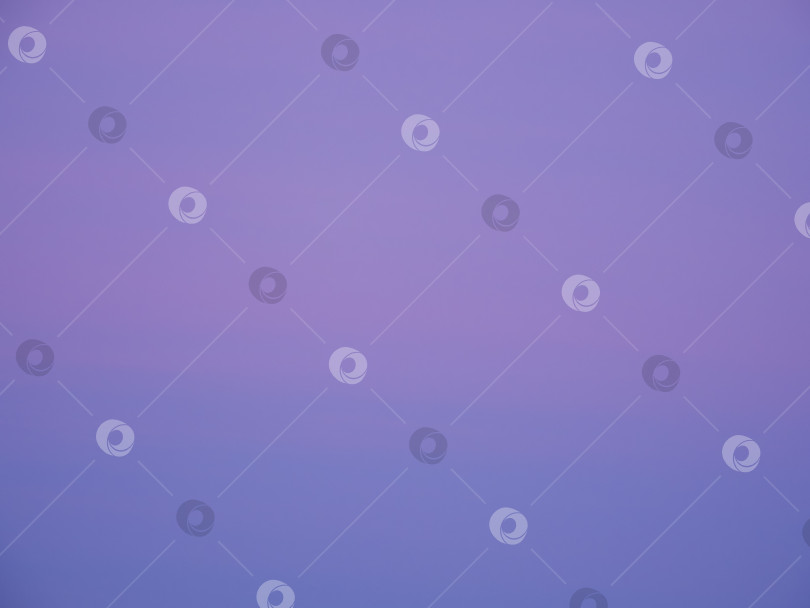Скачать Пурпурно-пурпурный абстрактный фон. Вечернее арктическое небо. фотосток Ozero