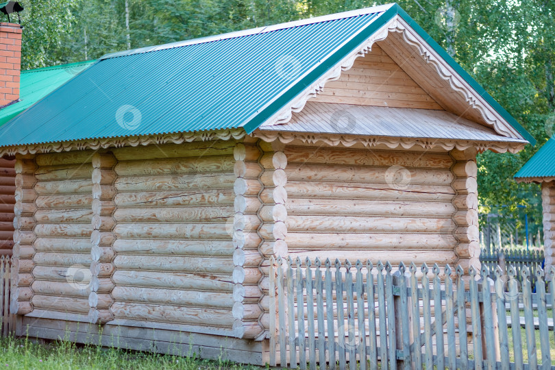 Скачать старый деревянный дом. Русская баня. дом из балок фотосток Ozero