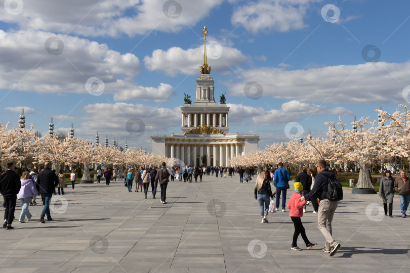 Скачать Павильон "Центральный". ВДНХ. Москва. 22.04.2023. фотосток Ozero