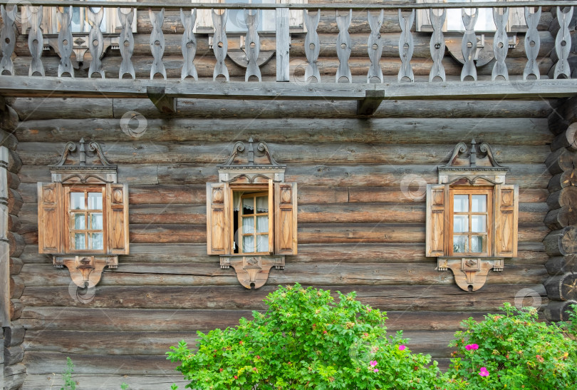 Скачать Вид на первый этаж деревянного крестьянского дома. фотосток Ozero