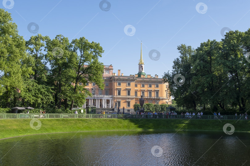 Скачать Вид на Михайловский замок фотосток Ozero