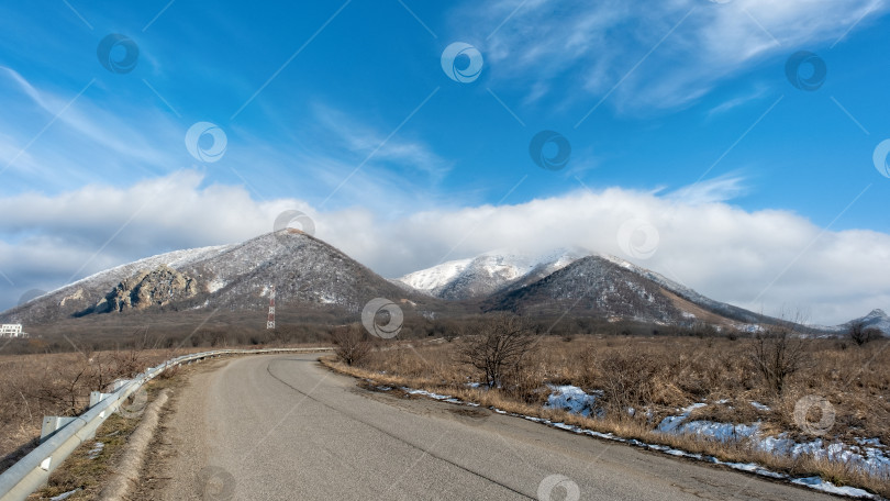 Скачать Вид на гору Бештау из города Лермонтов, Россия фотосток Ozero