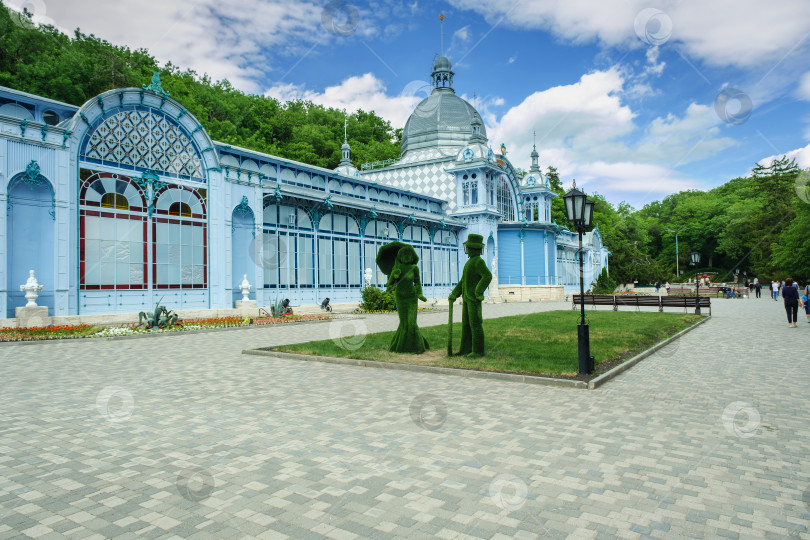 Скачать Пушкинская галерея в курортном парке города Железноводска, Россия. - 20 мая 2022 года. фотосток Ozero