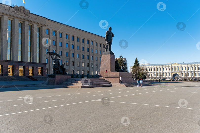 Скачать Площадь Ленина в городе Ставрополе, Россия - 2 апреля 2023 года фотосток Ozero