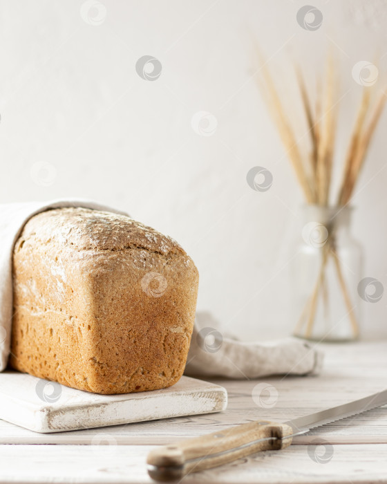 Скачать Буханка ржаного и пшеничного хлеба фотосток Ozero