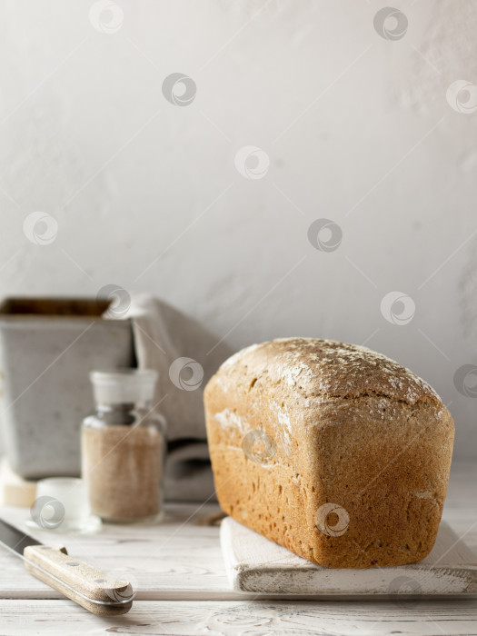 Скачать Буханка ржаного и пшеничного хлеба фотосток Ozero