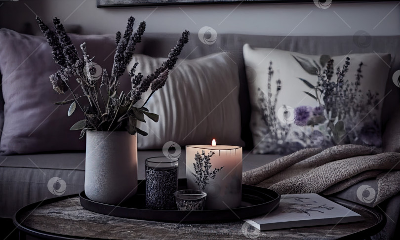 Скачать Журнальный столик, диван с серым покрывалом, ароматические свечи и букет сушеной лаванды, генеративный ИИ фотосток Ozero