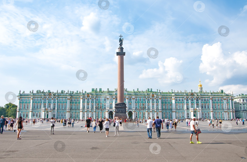 Скачать Санкт-Петербург, Россия - Зимний дворец Эрмитаж. фотосток Ozero