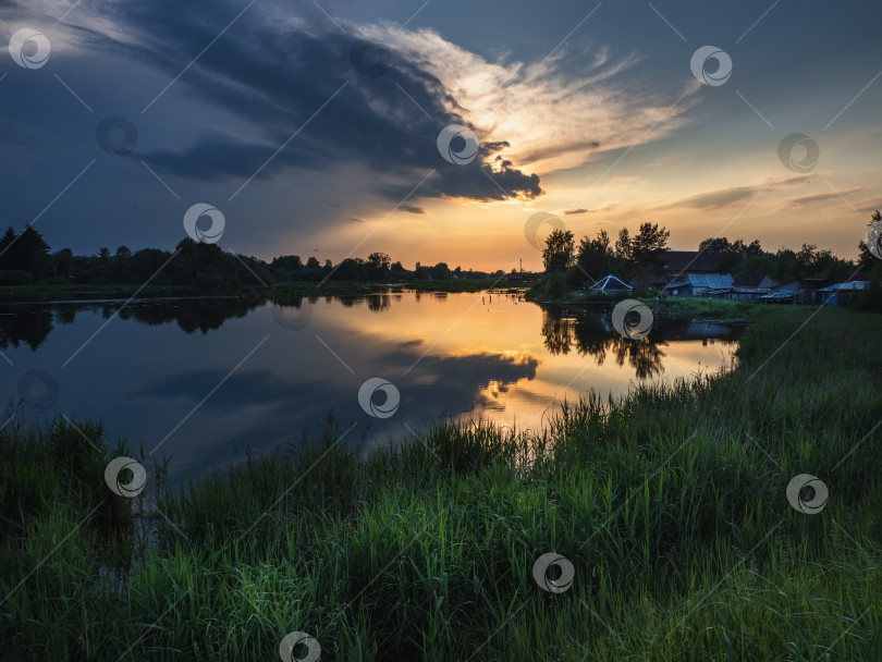 Скачать Закат над рекой. Деревня Пудость. Россия фотосток Ozero