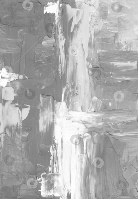 Скачать Светло-серая грубая абстрактная фоновая живопись. Наложение черно-белой текстуры в стиле гранж. Монохромная картина маслом. фотосток Ozero