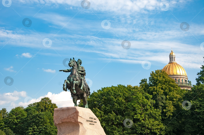 Скачать Санкт-Петербург, Россия - Памятник Медному всаднику. фотосток Ozero