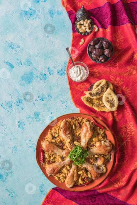 Скачать Курица Макбус Аль-Тахера, традиционное блюдо арабского региона. фотосток Ozero