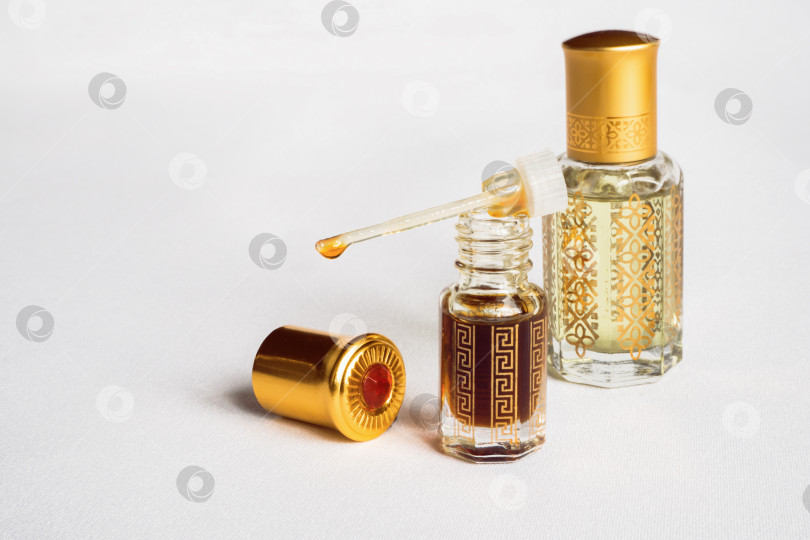 Скачать Духи Arabian oud attar в мини-флаконах. фотосток Ozero