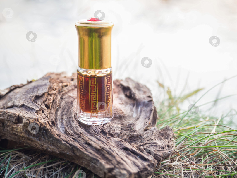 Скачать Духи Arabian oud attar в мини-флаконах. фотосток Ozero