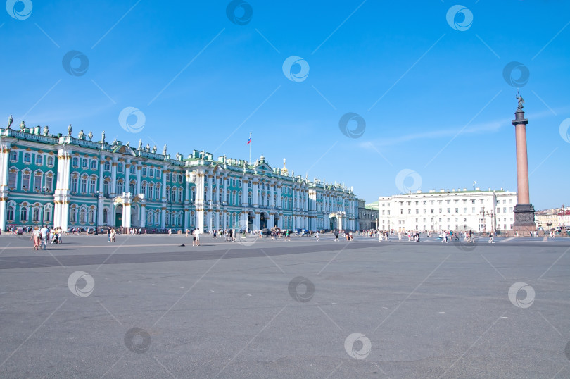 Скачать Санкт-Петербург, Россия - Зимний дворец Эрмитаж фотосток Ozero