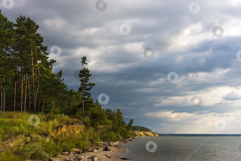 Скачать Вечерняя река Обь перед бурей фотосток Ozero