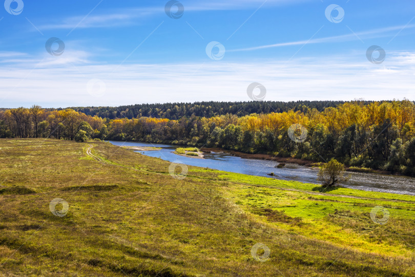 Скачать Сибирская река Берд осенью фотосток Ozero