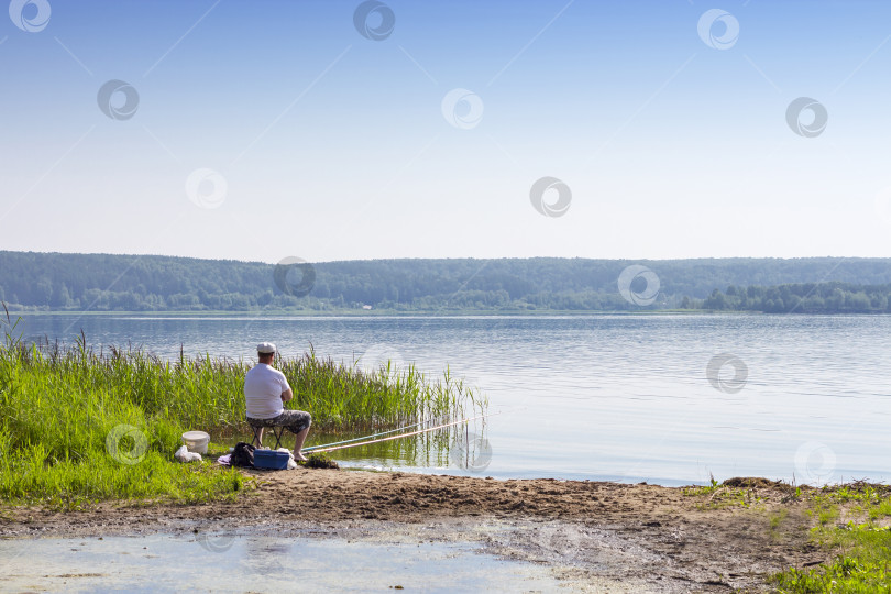 Скачать Отдых на летней рыбалке. Россия Сибирь фотосток Ozero