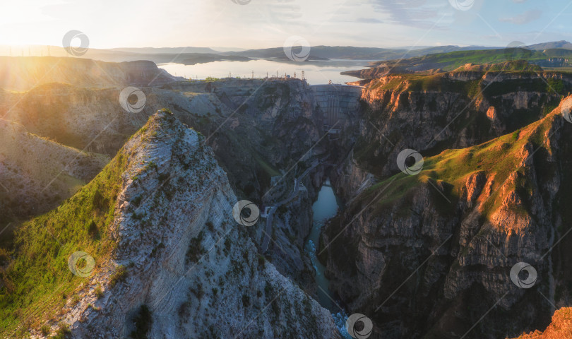 Скачать Россия, Республика Дагестан. Чиркейская ГЭС на рассвете весной. фотосток Ozero
