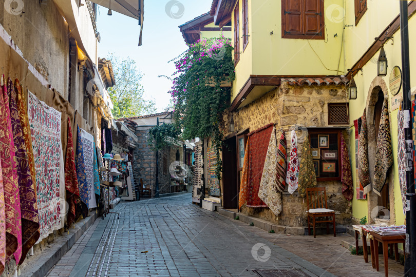 Скачать уличная торговля в Калеичи - историческом районе Анталии, Турция фотосток Ozero
