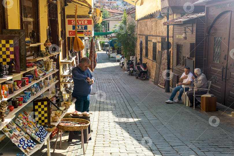 Скачать уличные торговцы в Калеичи, историческом центре Анталии, Турция фотосток Ozero