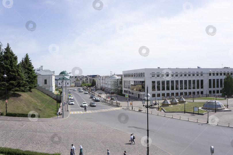 Скачать Вид от стены Казанского Кремля  на улицу Баумана фотосток Ozero