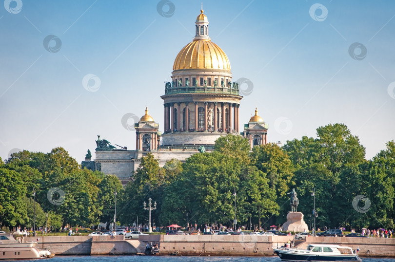 Скачать Санкт-Петербург, Россия - Исаакиевский собор фотосток Ozero