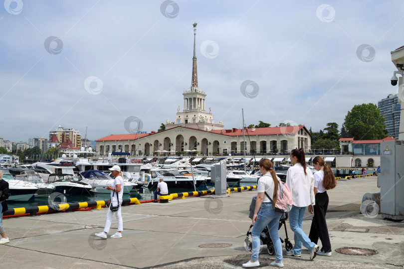 Скачать Вид на морской порт в Сочи. фотосток Ozero