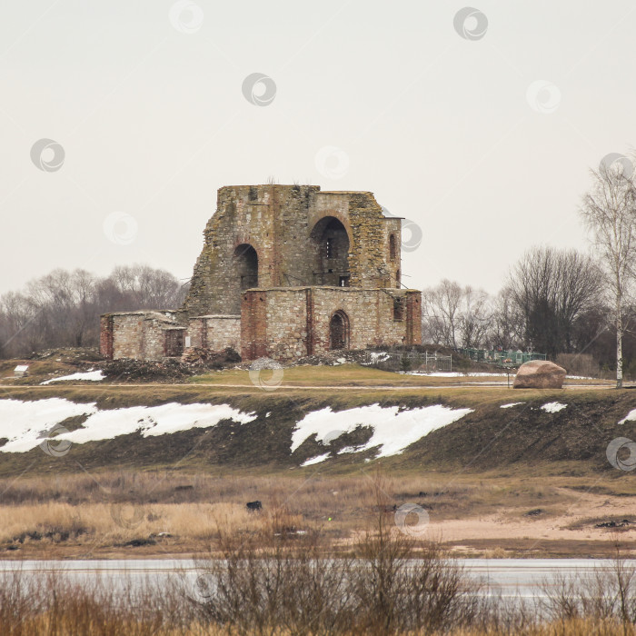 Скачать Курган Рюрика и Княжеский камень. фотосток Ozero