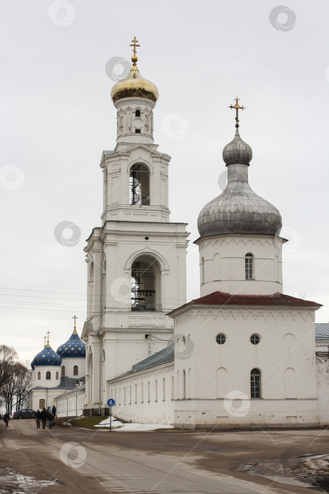 Скачать Колокольня Свято-Георгиевского монастыря. фотосток Ozero