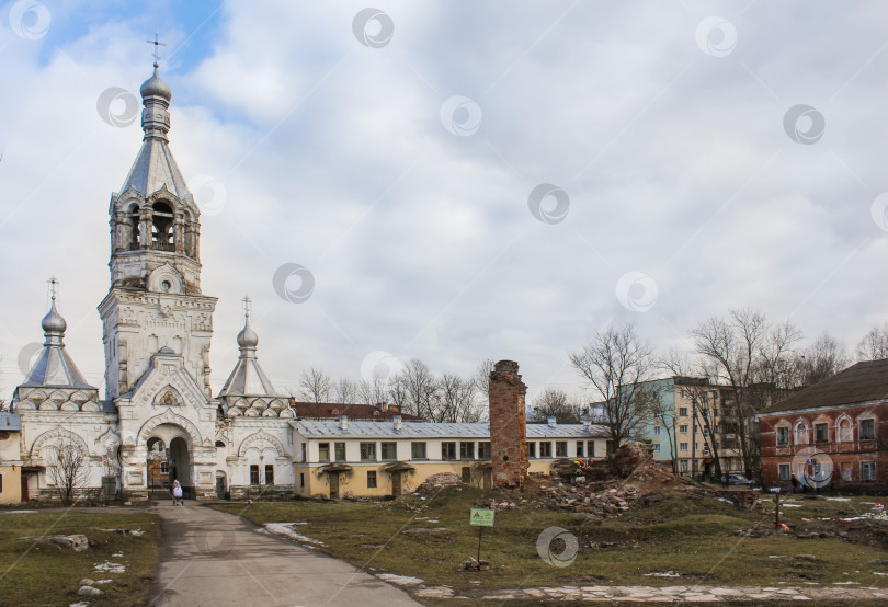 Скачать Старое захоронение в монастыре. фотосток Ozero