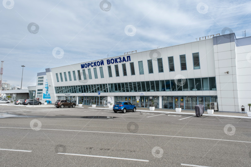 Скачать Здание морского вокзала в Сочи, Россия - 13 апреля 2023 года фотосток Ozero