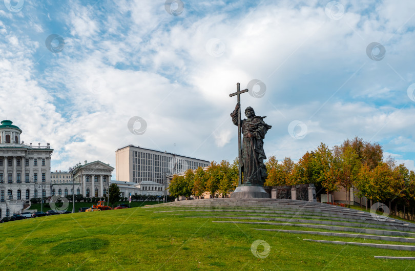 Скачать Памятник князю Владимиру в Москве. фотосток Ozero