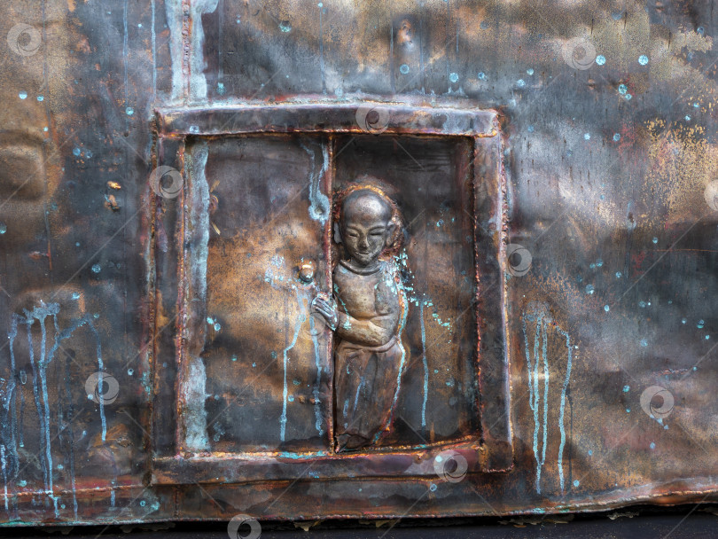 Скачать Старинная гравюра с изображением маленького Будды в бронзе. фотосток Ozero