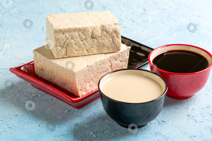 Скачать Соевый творог (тофу), молоко и соус. фотосток Ozero