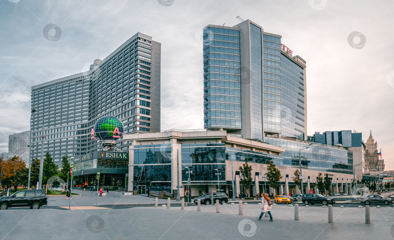 Скачать Торговый центр Lotte Plaza на Новом Арбате. фотосток Ozero