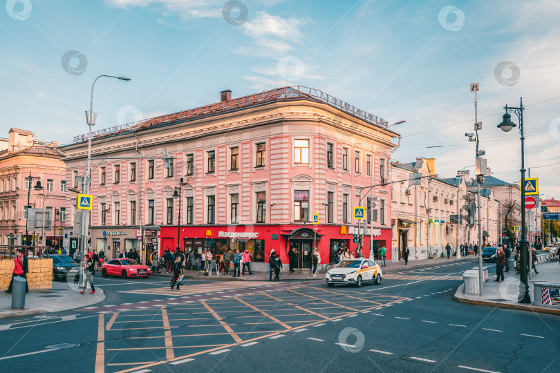 Скачать Центр Москвы, McDonald's на Мясницкой улице фотосток Ozero