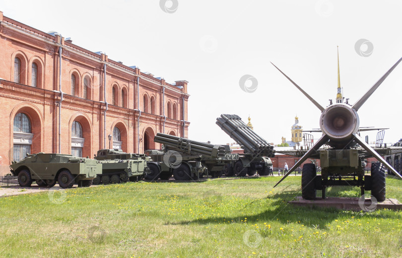 Скачать Открытая площадка военно-исторического музея. фотосток Ozero