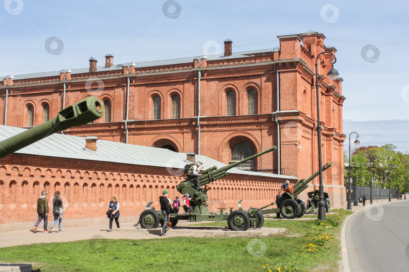 Скачать Правое крыло военно-исторического музея. фотосток Ozero