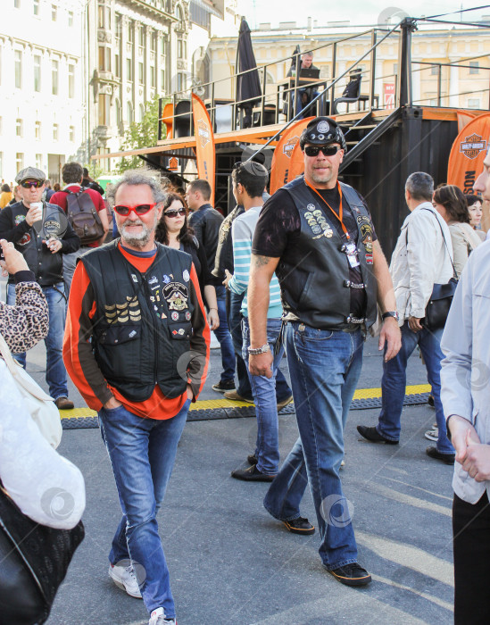 Скачать Байкеры на фестивале Harley Davidson в Санкт-Петербурге. фотосток Ozero