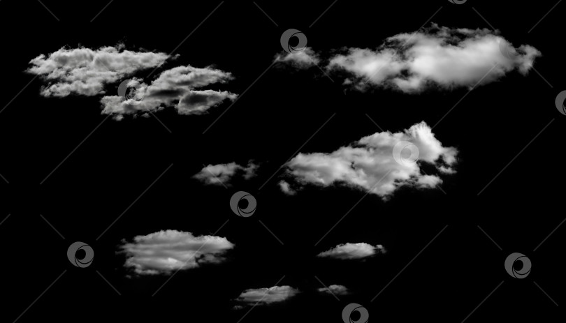Скачать Набор облаков на черном фоне. Текстура облаков. фотосток Ozero