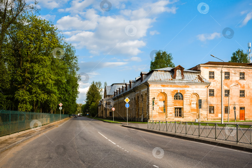 Скачать Россия, Гатчина, август 2022 года: улицы и дома старого города фотосток Ozero