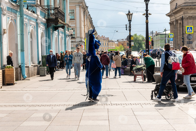 Скачать Россия, Санкт-Петербург, июнь 2022 года: вид на центральную улицу Невского проспекта фотосток Ozero