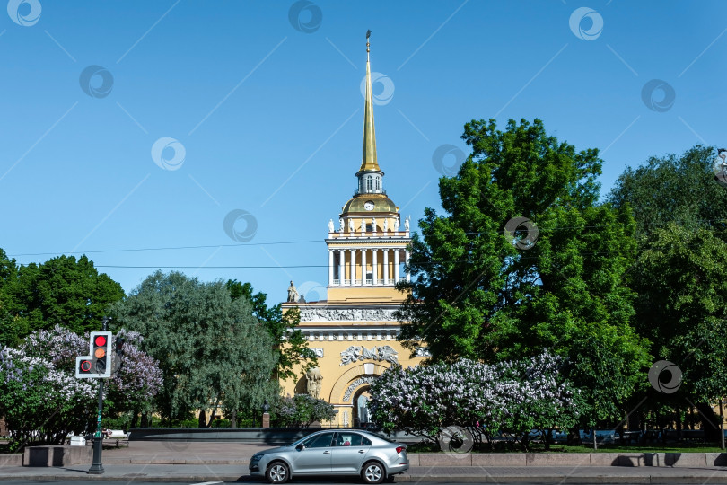 Скачать Здание штаба Военно-морского флота Адмиралтейства в Санкт-Петербурге, Россия. 2022 год фотосток Ozero