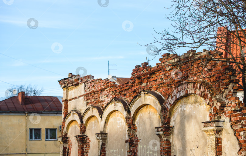 Скачать Россия, Выборг, 06.11.2019 Улица и старые дома города Выборга фотосток Ozero