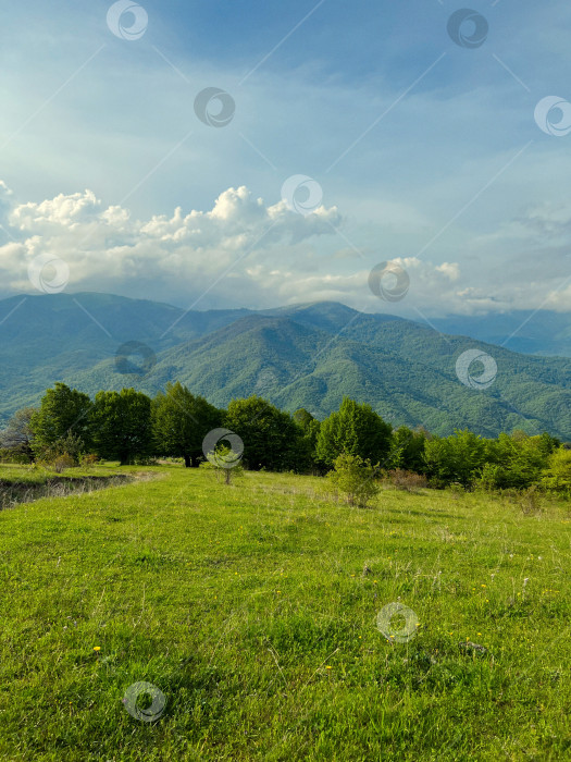 Скачать Горный пейзаж Армении. Красивый пейзаж. Прекрасный пейзаж. Вид сверху. фотосток Ozero