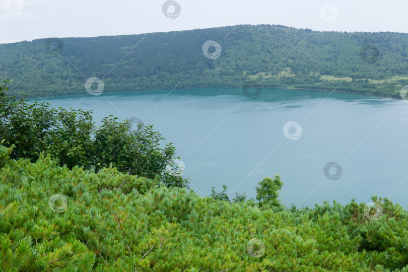 Скачать пейзаж кальдеры вулкана Головнина на острове Кунашир фотосток Ozero